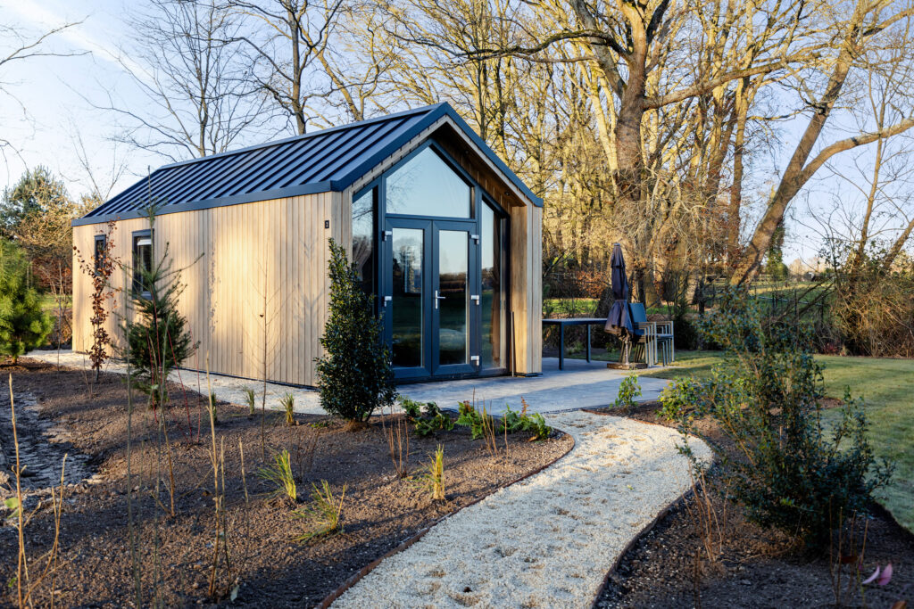 Tiny Bos Lodge met tuinpad op de Veluwe